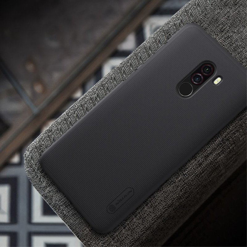 NILLKIN Super Frosted Shield kova muovikotelo Xiaomi Pocophone F1: lle - musta