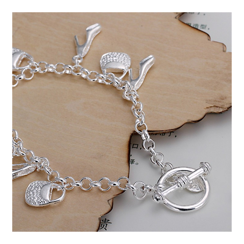 Vakre armbånd sko og veske av høy kvalitet