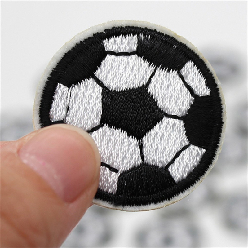2 styck 7,3 cm tecknad fotboll, stryk på broderad lapp Applikationer DIY-märke